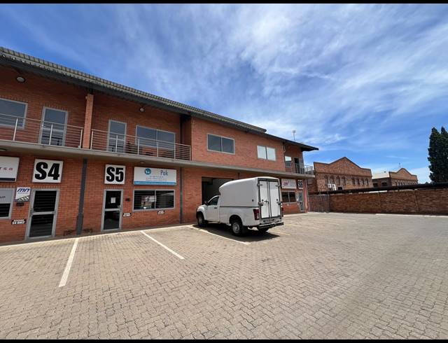252M² WAREHOUSE TO LET IN HENNOPSPARK